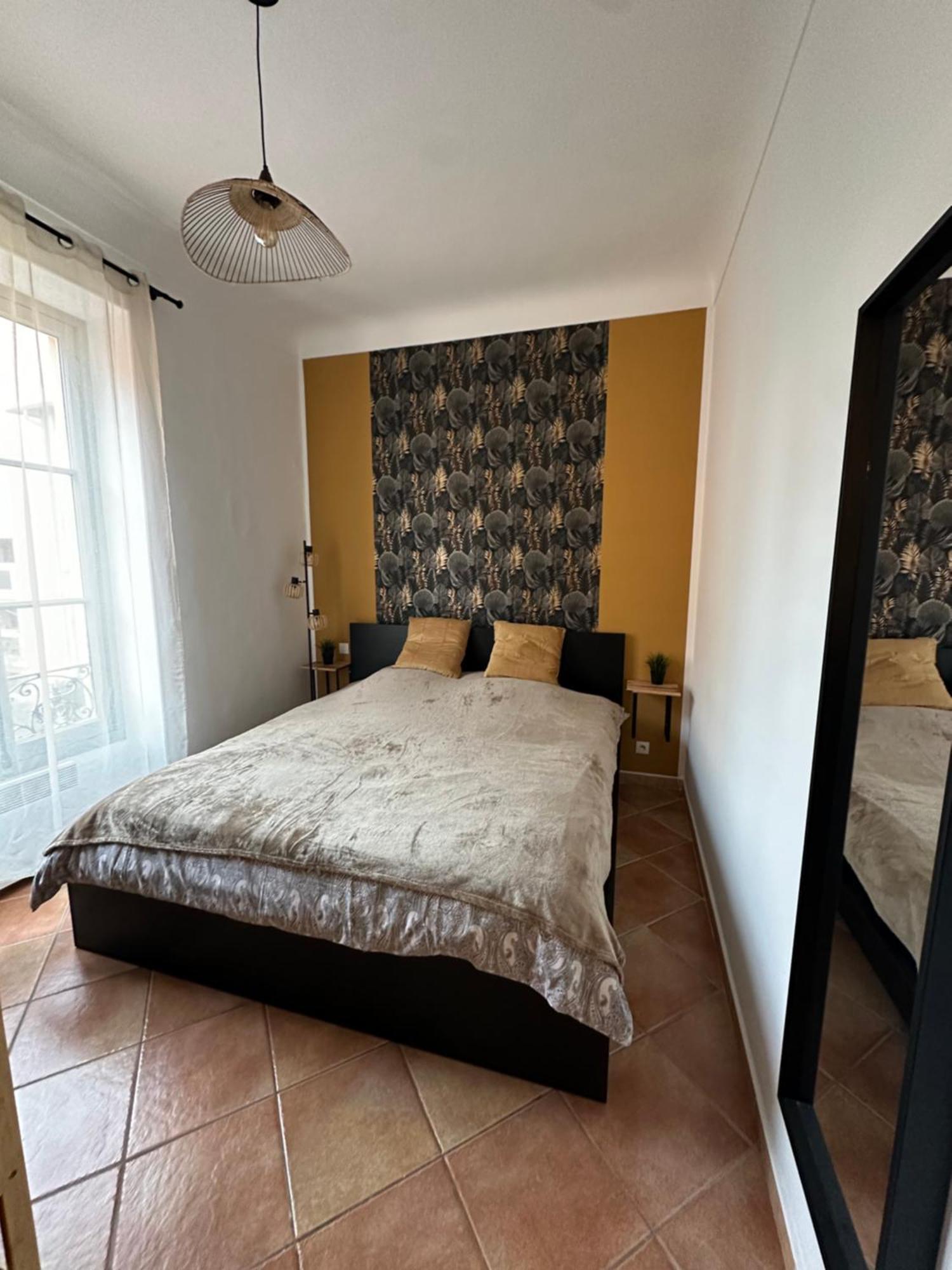 Villarey Home - Central Apartment In Мантон Екстер'єр фото